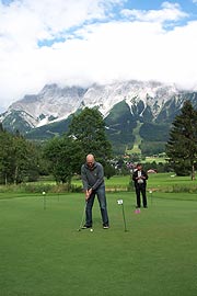 Golf lernen oder Golf spielen auf dem Golfplatz Tiroler Zugspitz Golf (Foto: Marikka-Laila Maisel)